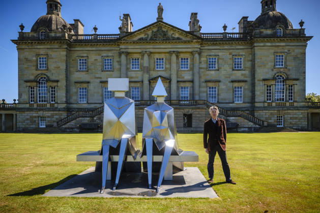 Lynn Chadwick Exhibition, Houghon, UK Houghon, UK, 29, April,2026 Opening of Lynn Chadwick retrospective at Houghton Hall in Norfolk showing two decades of the captors work at the home of Lord Cholmondeley. Claude Koenig (Chadwick’s assistant for 20 years), Rungwe Kingdon (both of Pangolin Editions foundry) and Sarah Chadwick (his daughter) with Large Barley Fork, which has never been public exhibited.  Copyright: xJasonxByex NINTCHDBPICT001077042196