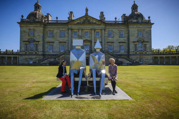 Lynn Chadwick Exhibition, Houghon, UK Houghon, UK, 29, April,2026 Opening of Lynn Chadwick retrospective at Houghton Hall in Norfolk showing two decades of the captors work at the home of Lord Cholmondeley. Claude Koenig- Red trousers (Chadwick’s assistant for 20 years), Rungwe Kingdon (both of Pangolin Editions foundry) and Sarah Chadwick (his daughter) with Large Barley Fork, which has never been public exhibited.  Copyright: xJasonxByex NINTCHDBPICT001077042211
