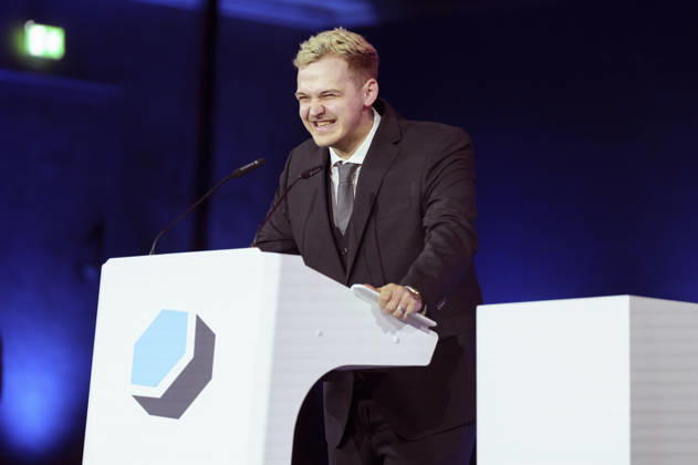 Tobias Huebi Hübenthal bei der Verleihung des Deutschen Computerspielpreises 2026 im Herkulessaal der Residenz. München, 29.04.2026