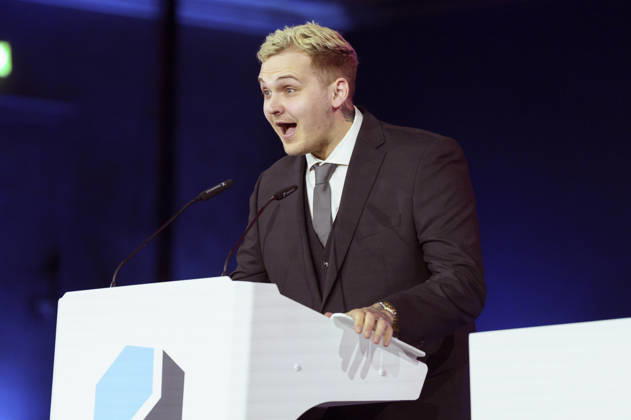 Tobias Huebi Hübenthal bei der Verleihung des Deutschen Computerspielpreises 2026 im Herkulessaal der Residenz. München, 29.04.2026