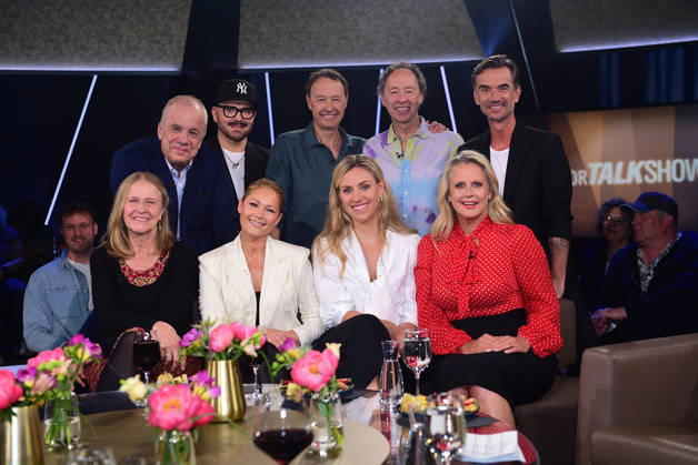 Cornelia Funke, Hubertus Meyer-Burckhardt, Armin Morbach, Helene Fischer, Gerrit Braun, Angelique Kerber, Frederik Braun, Barbara Schoeneberger und Florian Silbereisen bei der Aufzeichnung am 29.04.2026 der NDR Talk Show in Hamburg NDR Talk Show am 1.05.2026 in Hamburg