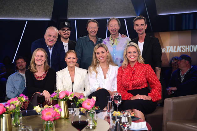 Cornelia Funke, Hubertus Meyer-Burckhardt, Armin Morbach, Helene Fischer, Gerrit Braun, Angelique Kerber, Frederik Braun, Barbara Schoeneberger und Florian Silbereisen bei der Aufzeichnung am 29.04.2026 der NDR Talk Show in Hamburg NDR Talk Show am 1.05.2026 in Hamburg