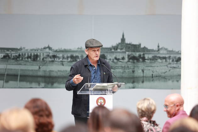 Viggo Mortensen presents at the University of Seville the poetry book Another Night at Sea The actor and publisher Viggo Mortensen takes part in the tribute that the University of Seville pays to the poet Kevin Power On April 30, 2026 in Seville Andalusia, Spain The actor Viggo Mortensen participates in the presentation of the work of the poet Kevin Power, published by his publisher, Perceval Press, an event with which the University of Seville has wanted to pay tribute to the poet, art critic and professor of British origin and Spanish nationalized 30 APRIL 2026 Rocí Seville Andalucia, Spain Seville Andalucia, Spain Spain Spain  Copyright: xRocioxRuzx 7486441