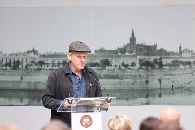 Viggo Mortensen presents at the University of Seville the poetry book Another Night at Sea The actor and publisher Viggo Mortensen takes part in the tribute that the University of Seville pays to the poet Kevin Power On April 30, 2026 in Seville Andalusia, Spain The actor Viggo Mortensen participates in the presentation of the work of the poet Kevin Power, published by his publisher, Perceval Press, an event with which the University of Seville has wanted to pay tribute to the poet, art critic and professor of British origin and Spanish nationalized 30 APRIL 2026 Rocí Seville Andalucia, Spain Seville Andalucia, Spain Spain Spain  Copyright: xRocioxRuzx 7486442