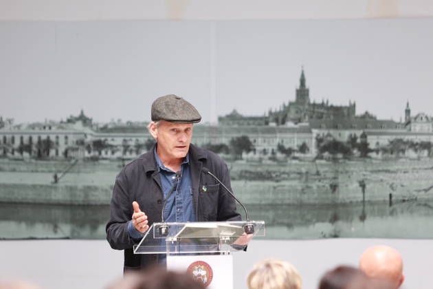 Viggo Mortensen presents at the University of Seville the poetry book Another Night at Sea The actor and publisher Viggo Mortensen takes part in the tribute that the University of Seville pays to the poet Kevin Power On April 30, 2026 in Seville Andalusia, Spain The actor Viggo Mortensen participates in the presentation of the work of the poet Kevin Power, published by his publisher, Perceval Press, an event with which the University of Seville has wanted to pay tribute to the poet, art critic and professor of British origin and Spanish nationalized 30 APRIL 2026 Rocí Seville Andalucia, Spain Seville Andalucia, Spain Spain Spain  Copyright: xRocioxRuzx 7486443