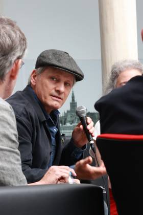Viggo Mortensen presents at the University of Seville the poetry book Another Night on the High Seas The actor and publisher Viggo Mortensen participates in the tribute that the University of Seville pays to the poet Kevin Power On April 30, 2026 in Seville Andalusia, Spain The actor Viggo Mortensen participates in the presentation of the work of the poet Kevin Power, published by his publisher, Perceval Press, an act with which the University of Seville has wanted to pay tribute to the poet, art critic and professor of British origin and Spanish nationalized 30 APRIL 2026 Rocí Seville Andalucia, Spain Seville Andalucia, Spain Spain Spain  Copyright: xRocioxRuzx 7486458