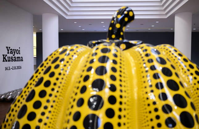 ! Achtung: Foto nur zur Nutzung im Rahmen der Berichterstattung über die Kusama-Ausstellung vom 14.3. - 2.8.2026 im Museum Ludwig in Köln ! Yayoi Kusama Ausstellung im Museum Ludwig in Köln Deutschland am 29.04.2026. Museum Ludwig