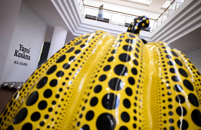 ! Achtung: Foto nur zur Nutzung im Rahmen der Berichterstattung über die Kusama-Ausstellung vom 14.3. - 2.8.2026 im Museum Ludwig in Köln ! Yayoi Kusama Ausstellung im Museum Ludwig in Köln Deutschland am 29.04.2026. Museum Ludwig