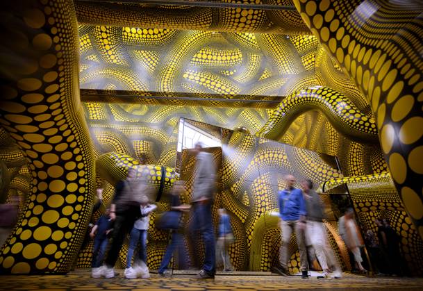 ! Achtung: Foto nur zur Nutzung im Rahmen der Berichterstattung über die Kusama-Ausstellung vom 14.3. - 2.8.2026 im Museum Ludwig in Köln ! Der Infinity Mirrored Room. Yayoi Kusama Ausstellung im Museum Ludwig in Köln Deutschland am 29.04.2026. Museum Ludwig