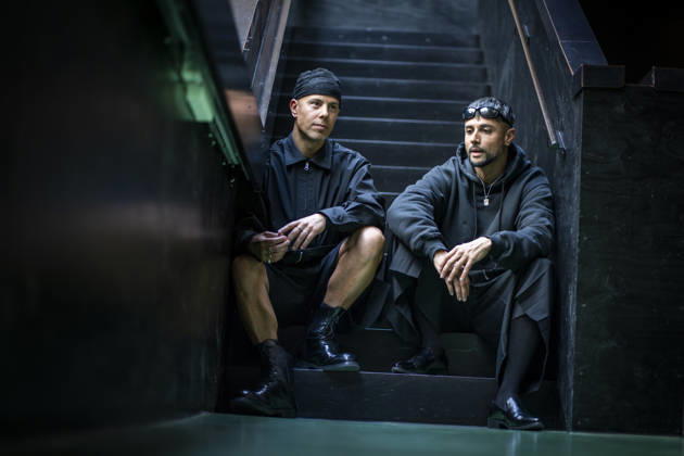 Karpe legger opp Oslo 20260430. Musikkduoen Karpe med Magdi Omar Ytreeide Abdelmaguid og Chirag Rashmikant Patel pa Nasjonalbiblioteket i anledning at de legger opp i 2028. Foto: Heiko Junge NTB Oslo Norge jtnTsQzz7OY EDITORIAL USE ONLY Ref:_ENTjtnTsQzz7OY.jpg Copyright: xHeikoxJungex xNTBx
