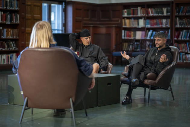 Karpe legger opp Oslo 20260430. Musikkduoen Karpe med Magdi Omar Ytreeide Abdelmaguid og Chirag Rashmikant Patel under et intervju med NTB i Nasjonalbiblioteket i anledning at de legger opp i 2028. Foto: Heiko Junge NTB Oslo Norge C4BWVPmJ5uY EDITORIAL USE ONLY Ref:_ENTC4BWVPmJ5uY.jpg Copyright: xHeikoxJungex xNTBx