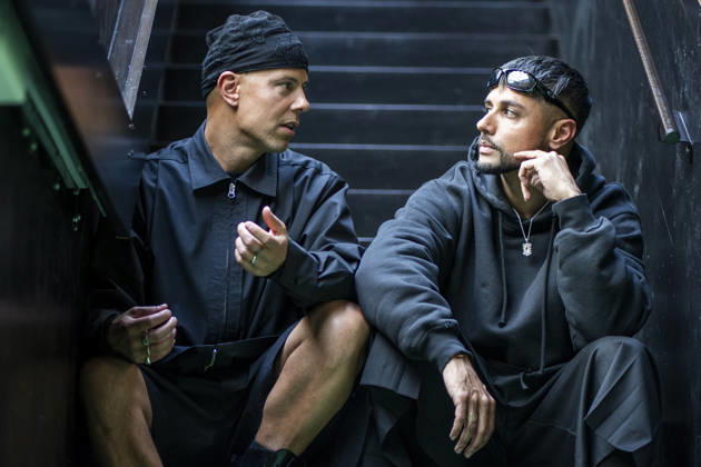 Karpe legger opp Oslo 20260430. Musikkduoen Karpe med Magdi Omar Ytreeide Abdelmaguid og Chirag Rashmikant Patel pa Nasjonalbiblioteket i anledning at de legger opp i 2028. Foto: Heiko Junge NTB Oslo Norge bHYl4n4DQoY EDITORIAL USE ONLY Ref:_ENTbHYl4n4DQoY.jpg Copyright: xHeikoxJungex xNTBx