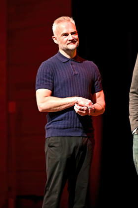 NIBELUNGEN FESTSPIELE 2026. Schauspieler Oliver Lansley anläßlich einer Pressekonferenz zu den Nibelungen Festspielen 2026 Die Hunnenkönigin am 30.04.2026 in Worms. 20260430MWI112165