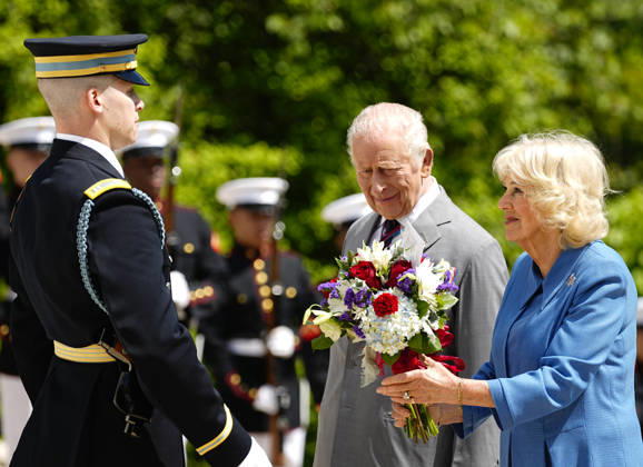 King Charles III and Queen Camilla participate in a Wreath Laying Ceremony at the Tomb of the Unknown Solider at Arlington National Cemetery in Arlington, Virginia on Thursday, April 30, 2026. The King and Queen are ending their four-day state visit to the U.S. in Virginia before returning to the U.K. this evening.  ARL202604302351 BONNIExCASH