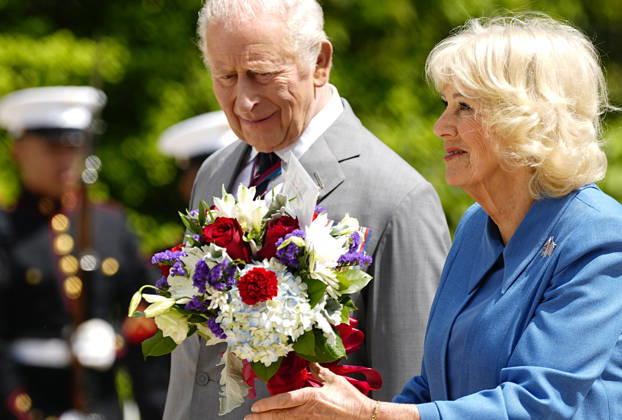 King Charles III and Queen Camilla participate in a Wreath Laying Ceremony at the Tomb of the Unknown Solider at Arlington National Cemetery in Arlington, Virginia on Thursday, April 30, 2026. The King and Queen are ending their four-day state visit to the U.S. in Virginia before returning to the U.K. this evening.  ARL202604302352 BONNIExCASH