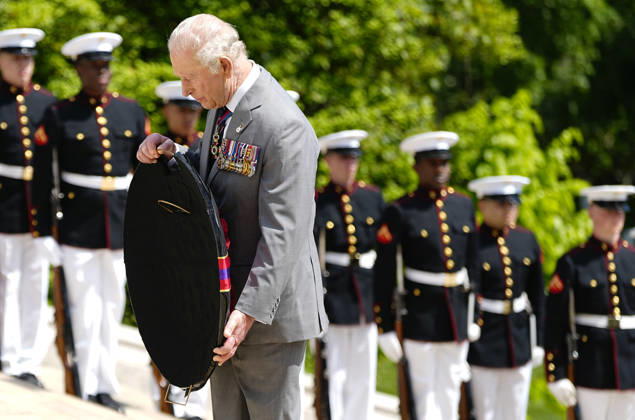 King Charles III and Queen Camilla participate in a Wreath Laying Ceremony at the Tomb of the Unknown Solider at Arlington National Cemetery in Arlington, Virginia on Thursday, April 30, 2026. The King and Queen are ending their four-day state visit to the U.S. in Virginia before returning to the U.K. this evening.  ARL20260430240 BONNIExCASH