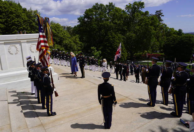 King Charles III and Queen Camilla participate in a Wreath Laying Ceremony at the Tomb of the Unknown Solider at Arlington National Cemetery in Arlington, Virginia on Thursday, April 30, 2026. The King and Queen are ending their four-day state visit to the U.S. in Virginia before returning to the U.K. this evening.  ARL20260430242 BONNIExCASH