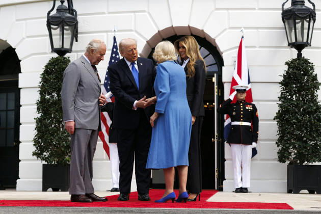 April 30, 2026, Washington, District Of Columbia, USA: Britain s King Charles III (L) and US President Donald Trump (C-L) and Queen Camilla (C-R) and US First Lady Melania Trump (R) on the South Lawn of the White House in Washington DC USA, 30 April 2026. King Charles III and Queen Camilla leave the US after a four-day state visit, which includes meetings with US President Donald Trump and first lady Melania Trump at the White House and engagements in New York and Virginia Washington USA - ZUMAs152 20260430_faa_s152_033 Copyright: xWillxOliverx-xPoolxviaxCNPx