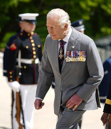 King Charles III participates in a Wreath Laying Ceremony at the Tomb of the Unknown Solider at Arlington National Cemetery in Arlington, Virginia on Thursday, April 30, 2026. The King and Queen are ending their four-day state visit to the U.S. in Virginia before returning to the U.K. this evening.  ARL2026043024313 BONNIExCASH