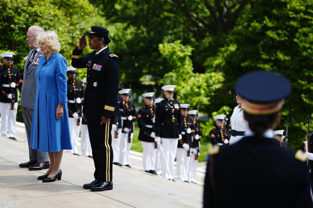 King Charles III and Queen Camilla participate in a Wreath Laying Ceremony at the Tomb of the Unknown Solider at Arlington National Cemetery in Arlington, Virginia on Thursday, April 30, 2026. The King and Queen are ending their four-day state visit to the U.S. in Virginia before returning to the U.K. this evening.  ARL2026043023551 BONNIExCASH