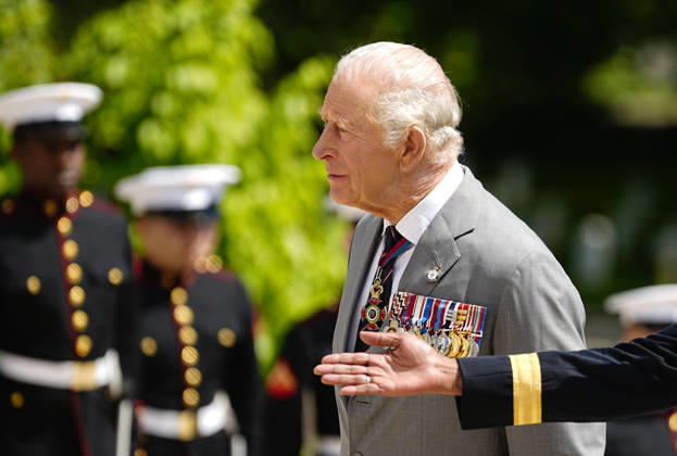 King Charles III participates in a Wreath Laying Ceremony at the Tomb of the Unknown Solider at Arlington National Cemetery in Arlington, Virginia on Thursday, April 30, 2026. The King and Queen are ending their four-day state visit to the U.S. in Virginia before returning to the U.K. this evening.  ARL2026043024374 BONNIExCASH