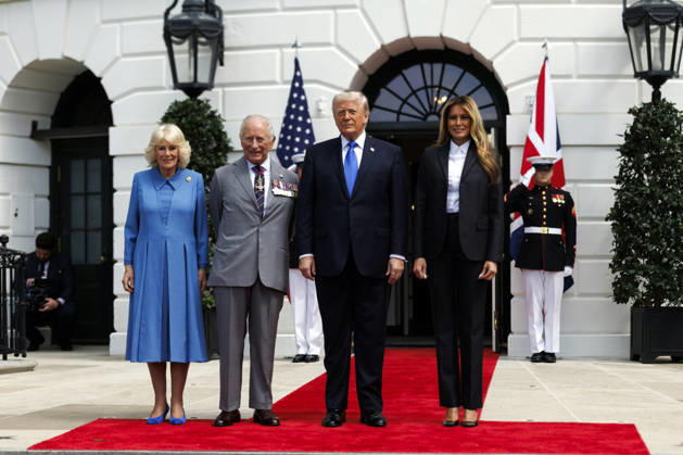 April 30, 2026, Washington, District Of Columbia, USA: US President Donald Trump (C-R) and US First Lady Melania Trump (R), along with Britain s King Charles III (C-L) and Queen Camilla (L) on the South Lawn of the White House in Washington DC USA, 30 April 2026. King Charles III and Queen Camilla leave the US after a four-day state visit, which includes meetings with US President Donald Trump and first lady Melania Trump at the White House and engagements in New York and Virginia Washington USA - ZUMAs152 20260430_faa_s152_022 Copyright: xWillxOliverx-xPoolxviaxCNPx