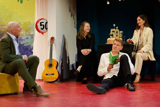 mit Götz Otto, Katja Studt, Thorsten Nindel, Nicola Ransom und Louis Held ; Es ist nur eine Phase, Hase, am 30.04.2026 in Berlin, (Komödie am Kurfürstendamm), Deutschland
