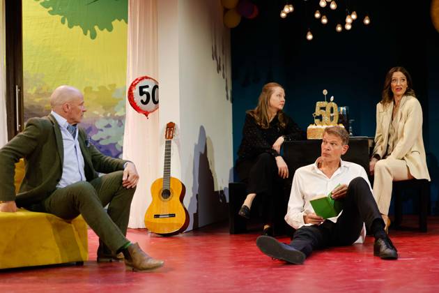 mit Götz Otto, Katja Studt, Thorsten Nindel, Nicola Ransom und Louis Held ; Es ist nur eine Phase, Hase, am 30.04.2026 in Berlin, (Komödie am Kurfürstendamm), Deutschland