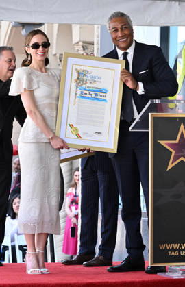 Stanley Tucci and Emily Blunt Honored with Star on Hollywood Walk of Fame Emily Blunt and Ron Frierson, President and CEO Hollywood Chamber of Commerce at her and Stanley Tucci™s Hollywood Walk of Fame Star ceremony on April 30, 2026 in Hollywood, CA. Hollywood Hollywood Walk of Fame California USA Copyright: xLisaxOConnorx xAFF-USA.comx
