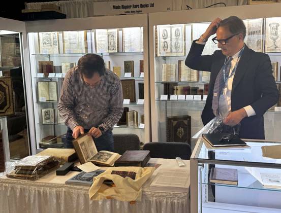 April 30, 2026, New York, New York, USA: Booksellers from Meda Riquier Rare Books Ltd, based in St James s, London, seen at the press preview for the ABAA New York International Antiquarian Book Fair held at the Park Avenue Armory. New York USA  - ZUMAk03_ 20260430_zaf_k03_043 Copyright: xNancyxKaszermanx
