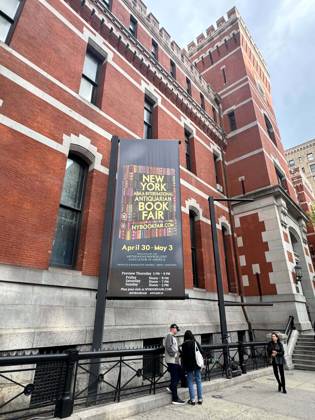April 30, 2026, New York, New York, USA: A view of the signage for the ABAA New York International Antiquarian Book Fair held at the Park Avenue Armory. New York USA  - ZUMAk03_ 20260430_zaf_k03_044 Copyright: xNancyxKaszermanx