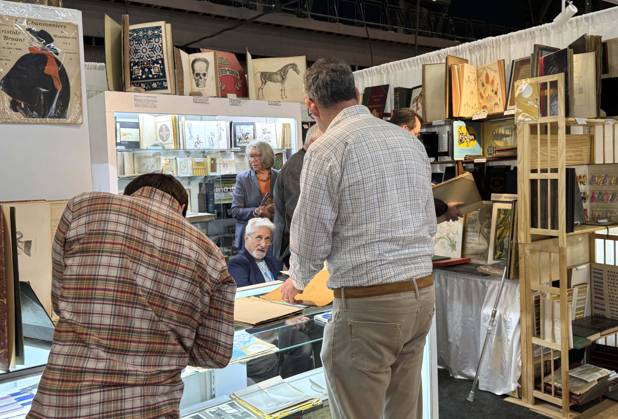 April 30, 2026, New York, New York, USA: Book buyers seen at the press preview for the ABAA New York International Antiquarian Book Fair held at the Park Avenue Armory. New York USA  - ZUMAk03_ 20260430_zaf_k03_036 Copyright: xNancyxKaszermanx