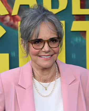 ˜Remarkably Bright Creatures™ Los Angeles Premiere Sally Field arriving to Remarkably Bright Creatures Los Angeles premiere held at the Tudum Theater on April 30, 2026 in Hollywood, CA. Hollywood Tudum Theater California USA Copyright: xLisaxOConnorx xAFF-USA.comx