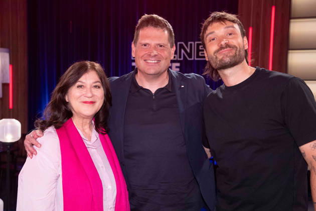 von links: Eva MATTES, Schauspielerin, Jan ULLRICH, ehem. Radrennfahrer, Rick ZABEL, ehem. Radrennfahrer, zu Gast in der Sendung ,,Koelner Treff,, im WDR Fernsehen, 30.04.2026.