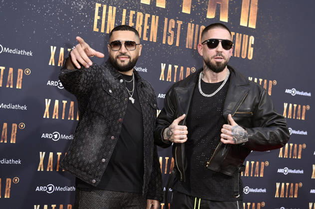 Azzi Memo und Silla bei der Premiere der ARD-Dokuserie Xatar - Ein Leben ist nicht genug in der Fotografiska Berlin. Berlin, 30.04.2026