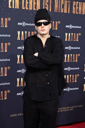 Benno! (Ben Joseph Burrows) bei der Premiere der ARD-Dokuserie Xatar - Ein Leben ist nicht genug in der Fotografiska Berlin. Berlin, 30.04.2026