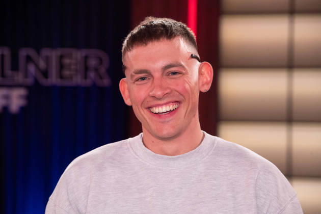 Jerry VSAN, Comedian, Portraet, Portrait, Porträt, Einzelbild, angeschnittenes Einzelmotiv, zu Gast in der Sendung ,,Koelner Treff,, im WDR Fernsehen, 30.04.2026.