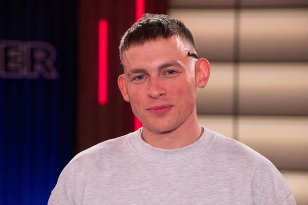 Jerry VSAN, Comedian, Portraet, Portrait, Porträt, Einzelbild, angeschnittenes Einzelmotiv, zu Gast in der Sendung ,,Koelner Treff,, im WDR Fernsehen, 30.04.2026.