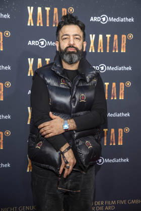 ABB XATAR- Roozbeh Farhangmehr zu Gast auf dem roten Teppich bei der Premiere der ARD TV Dokuserie Xatar Ein Leben ist nicht Genug in der Friedrichstrasse112 am 30.04.20236 in Berlin Berlin Deutschland