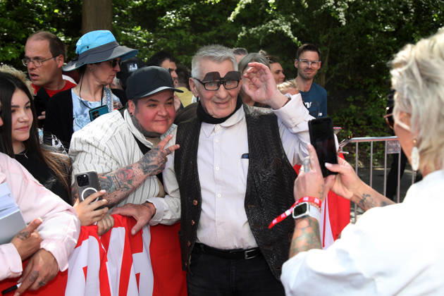 Bild Renntag in Gelsenkirchen Gelsenkirchen, 01.05.2026 Heinz Hoenig gibt beim Bild-Renntag in Gelsenkirchen Autogramme an seine Fans Nordrhein-Westfalen Deutschland Copyright: xMatthiasxGränzdörferx