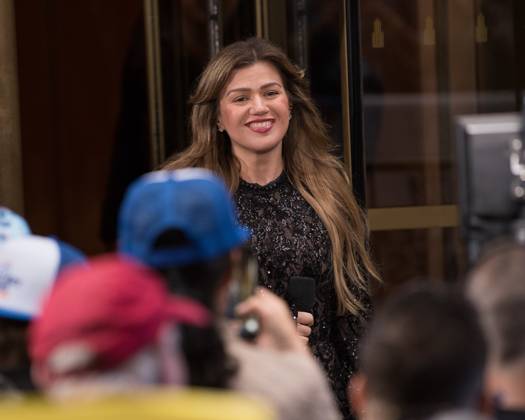 Kelly Clarkson on stage for NBC Today Show Concert Series with Kelly Clarkson, Rockefeller Plaza, New York, NY, May 06, 2025. Photo By: Simon Lindenblatt Everett Collection2506M03 F7015 PUBLICATIONXNOTxINxCANxCHNxFRAxITAxJPNxNORxPOLxRUSxESPxUKxUSA Copyright: xx 2506M03 F7015 2506M03_F7015_H