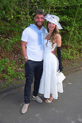 Umut Tekin mit Freundin Lena Goldstein beim BILD-RENNTAG auf der Trabrennbahn in Gelsenkirchen am 01.05.2026