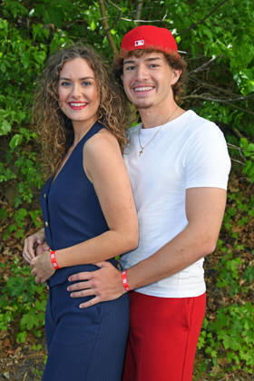 Garry Secret mit Freundin Jessica beim BILD-RENNTAG auf der Trabrennbahn in Gelsenkirchen am 01.05.2026