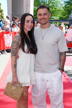 Tobias Pietrek mit Freundin Mina beim BILD-RENNTAG auf der Trabrennbahn in Gelsenkirchen am 01.05.2026