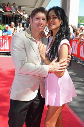 Vanessa Neigert mit Freund Giovanni Weisheit beim BILD-RENNTAG auf der Trabrennbahn in Gelsenkirchen am 01.05.2026