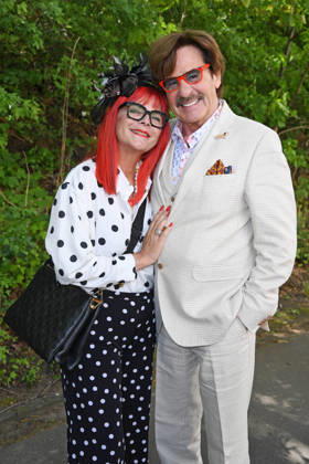 Jörg Draeger mit Ehefrau Petra Draeger beim BILD-RENNTAG auf der Trabrennbahn in Gelsenkirchen am 01.05.2026