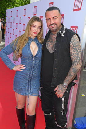 Cosimo Citiolo mit Freundin Nathalie Gaus beim BILD-RENNTAG auf der Trabrennbahn in Gelsenkirchen am 01.05.2026