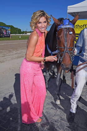 Anna-Maria Zimmermann beim BILD-RENNTAG auf der Trabrennbahn in Gelsenkirchen am 01.05.2026