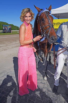 Anna-Maria Zimmermann beim BILD-RENNTAG auf der Trabrennbahn in Gelsenkirchen am 01.05.2026