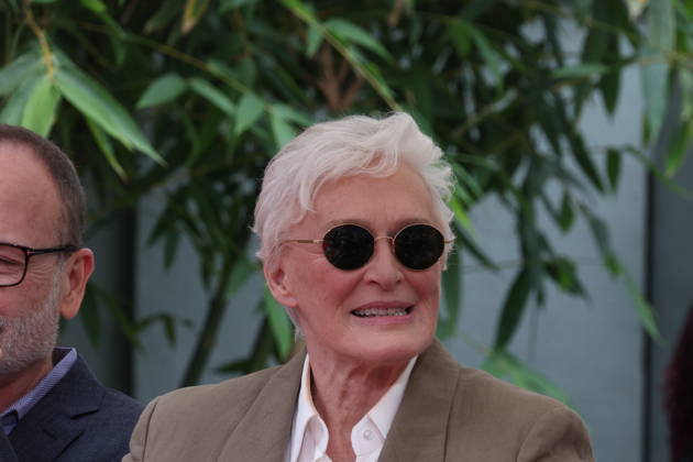 HOLLYWOOD, CALIFORNIA - MAY 01: Glenn Close attends the TCM Hand and Footprint Ceremony honoring Glenn Close at TCL Chinese Theatre on May 01, 2026 in Hollywood, California Credit: USA - ZUMAa123 20260501_zaa_a123_158 Copyright: xAdMediax